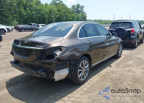 2015 Mercedes-Benz C 300 4Matic/Luxury 4Matic/Sport 4Matic from USA, damaged, VIN 55SWF4KB3FU018872